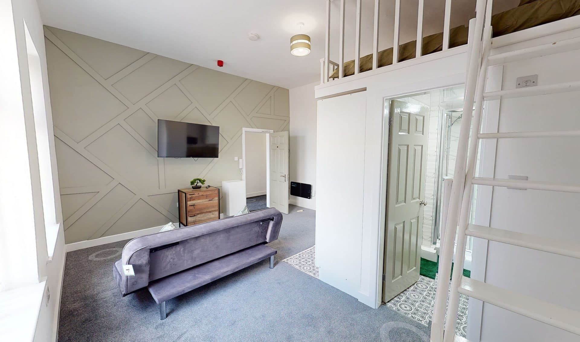 Deluxe Mezzanine - 9